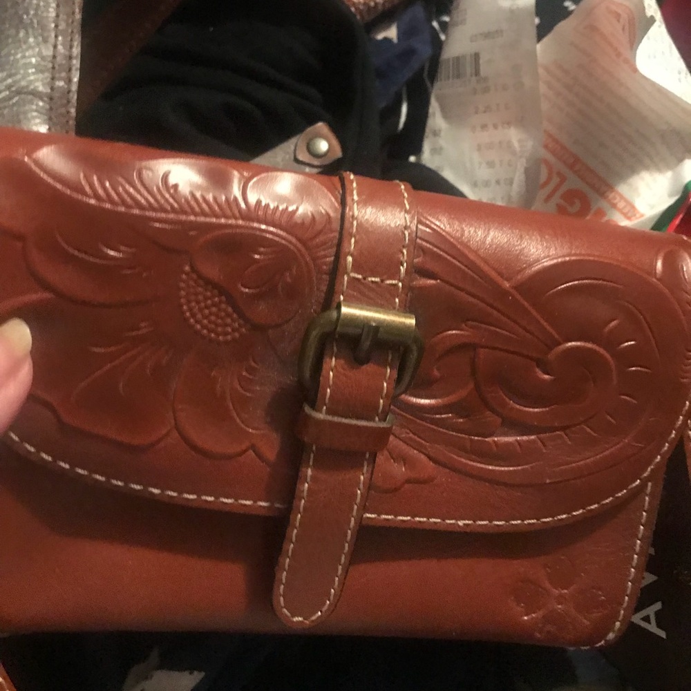 Crossbody - Picture 4 of 6